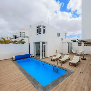 https://sweet-villa-aria.puertodelcarmen-hotels.org